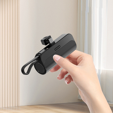 Power Bank PastelMix Pro: Trendi rezervna baterija v velikosti šminke, z dvema konektorjema in odlično kapaciteto 5000 mAh - USB-C + Lightning - pastel black