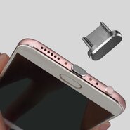 Kovinski čep za zaščito polnilnega vhoda za vse USB-C naprave Kovinski čep za zaščito polnilnega vhoda za vse USB-C naprave