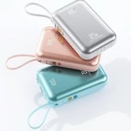 Power bank Joyroom "JR-PBF27" 10000 mAh z 22.5W hitrim polnjenjem, vgrajenima USB-C in Lightning kabloma ter LED zaslonom