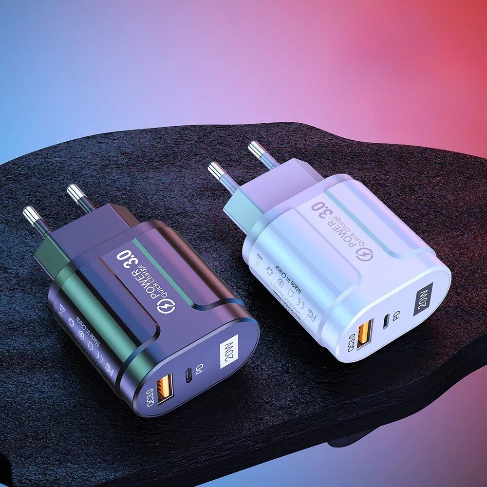 Stenski polnilec Techsuit "Premium" z USB-A in USB-C priključkom, QC 3.0 in 20W močjo