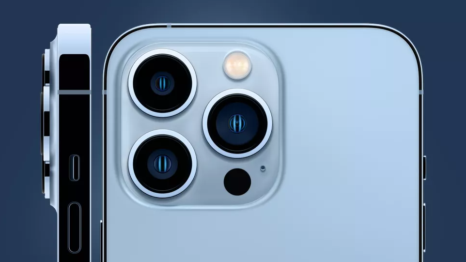 Zadnja kamera na iPhone 13 Pro modelih