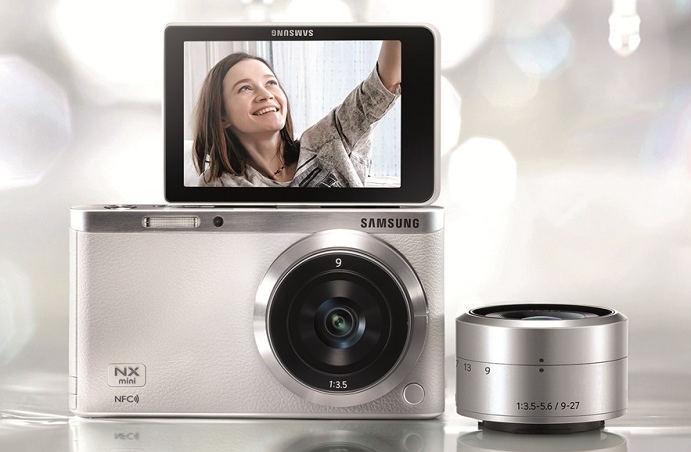 Samsung NX mini smart kamera.
